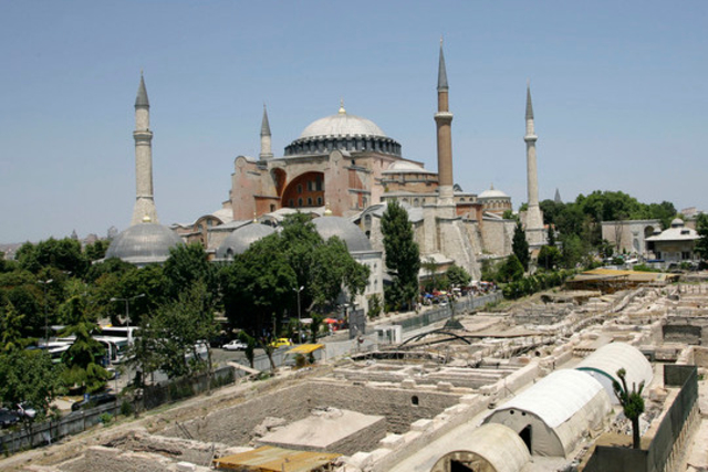 Le pape François a voulu l’islam, il a la mosquée Sainte-Sophie ; de quoi se plaint-il ?