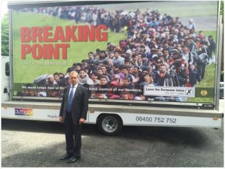 farage-affiche-anti-migrants.jpg