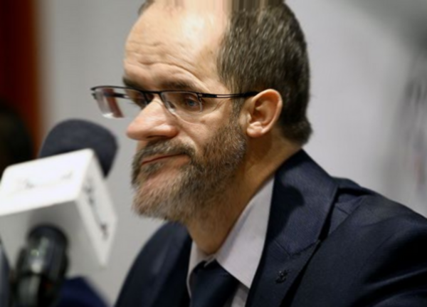 Un serpent de plus !… Makri veut criminaliser l’emploi du français en Algérie