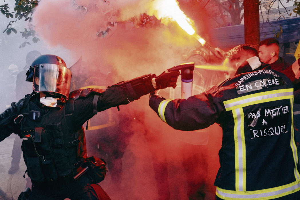 Racailles contre pompiers et policiers, policiers contre pompiers : la France devient maboule