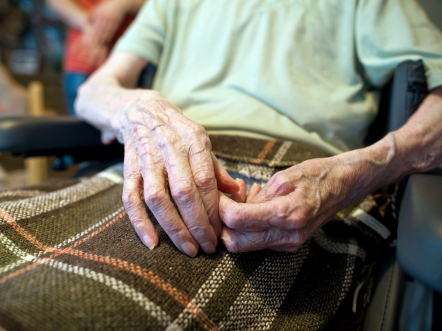 Suède : la vieille dame en maison de retraite n’a pas mangé… personne n’y parlait suédois !