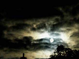 night-full-moon-gespenstig-blurry-dream-clouds-nightmare-darkness-955984-845x475-1.jpg