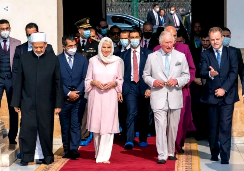 Le prince Charles et Camilla à la mosquee Al Azhar du Caire
