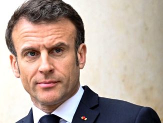 Portrait président Macron vieilli