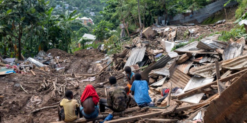 Vue de bidonvilles détruits à Mayotte