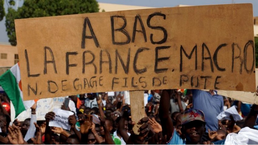 Niger-Macron. Dégage, fils de pute 