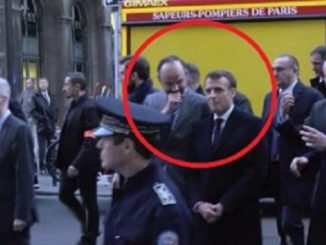 Macron et E. Philippe rigolant devant Notre-Dame en feu