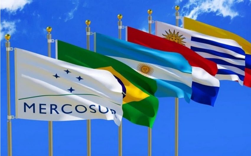 Mercosur. Drapeaux des 5 pays membres