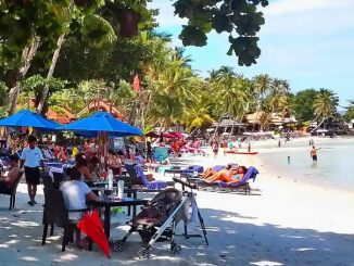 Touristes étrangers sur les plages de Thaïlande